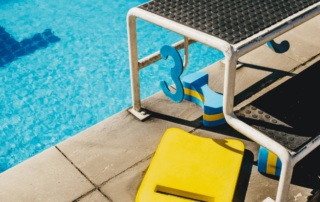 imagem de uma piscina olímpica, ilustrando quantas calorias gasta na natação