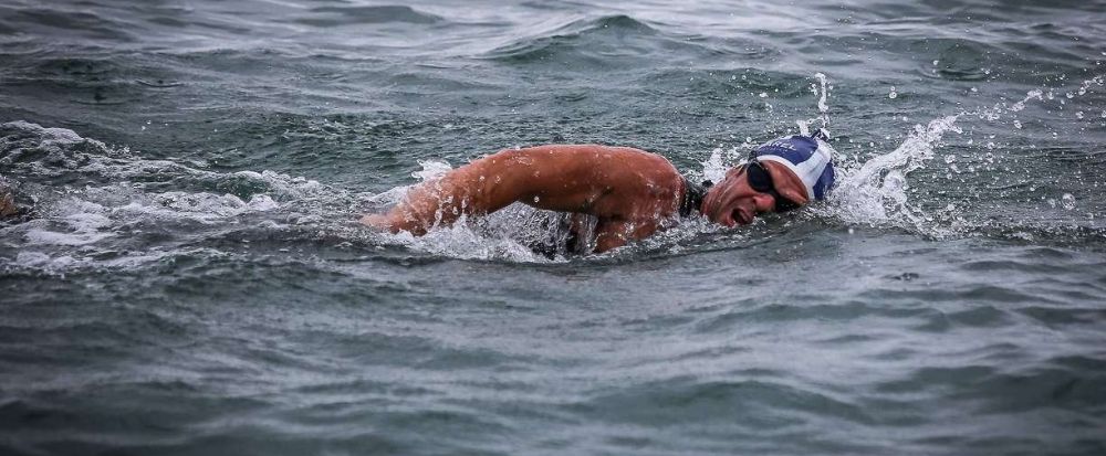 samir barel, ultramaratonista, vai nadar no mar 100 quilômetros em quatro dias