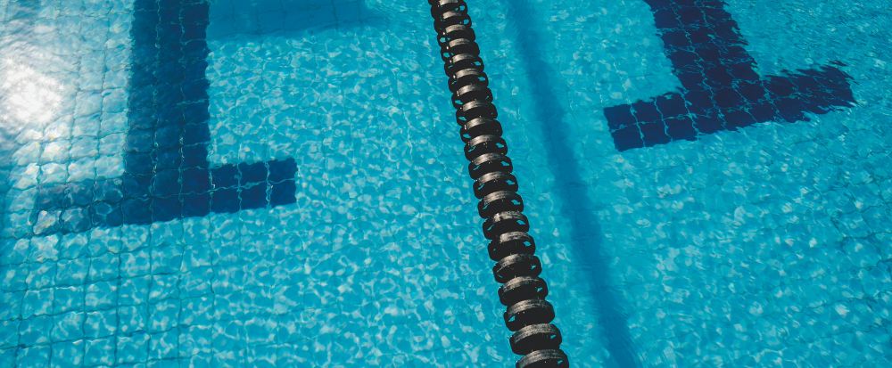 imagem de piscina, representando como melhorar posição do nado crawl