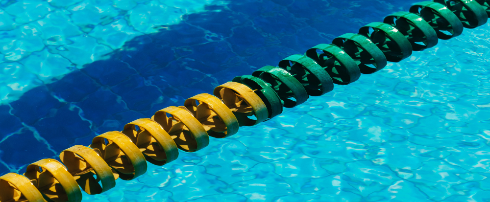 imagem de raia de piscina, representando treinos de natação A1, A2,A3